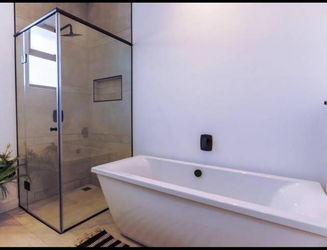2 BEDROOM APARTMENT FOR SALE IN BRYANSTON